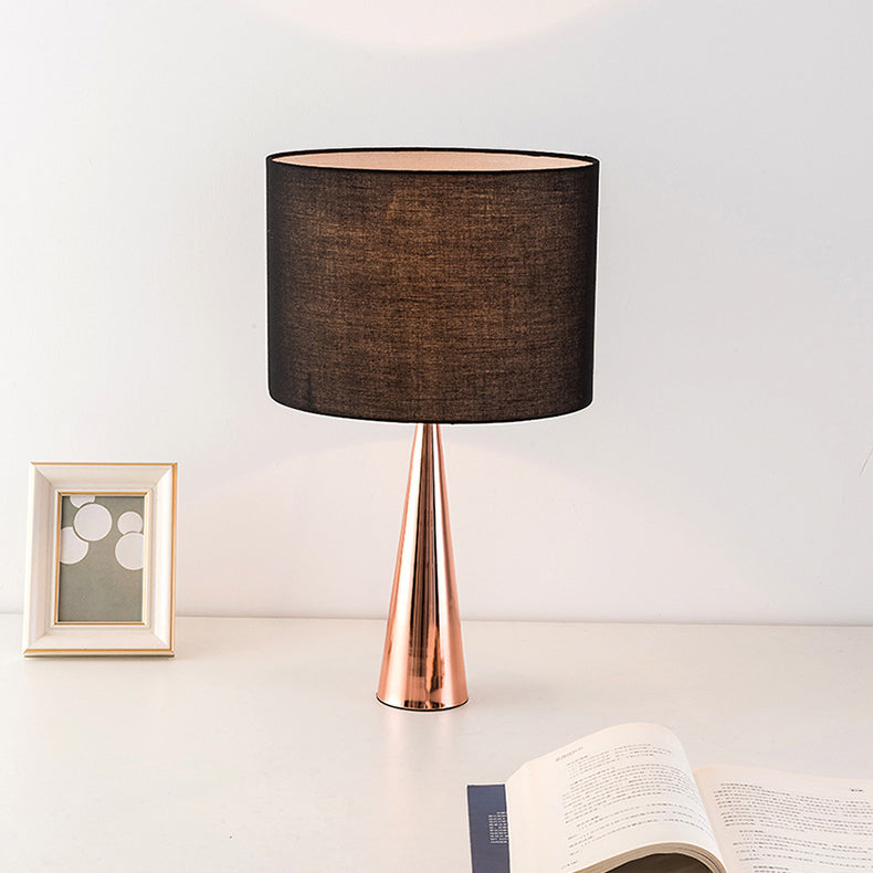 Lampe de table contemporaine scandinave à base conique en tissu noir 1 lumière pour bureau 