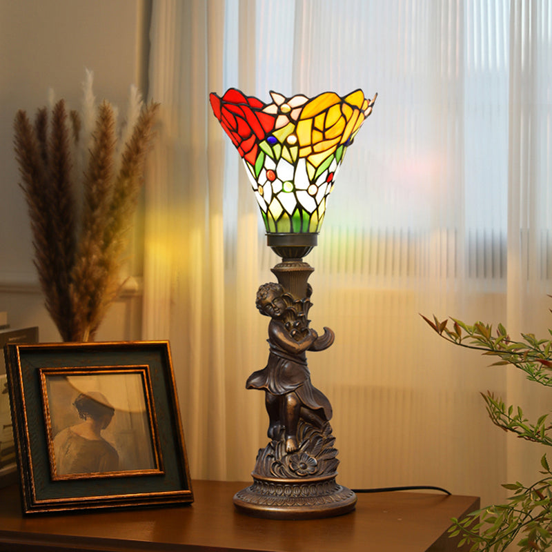 Traditionelle europäische Harzglas-Fackel-Rose-Boy-Tischlampe mit 1 Licht für Schlafzimmer 