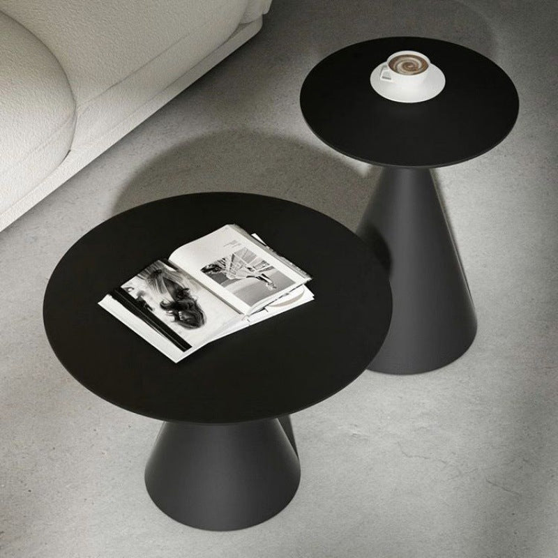 Moderner minimalistischer runder Kegel-Aluminium-Metall-Beistelltisch 1-stufig für das Wohnzimmer 