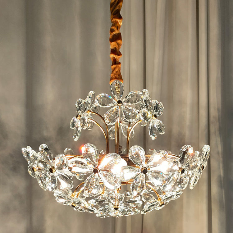 Lustres traditionnels français en cuivre et fer avec fleurs en cristal hémisphériques à 6/8 lumières pour chambre 