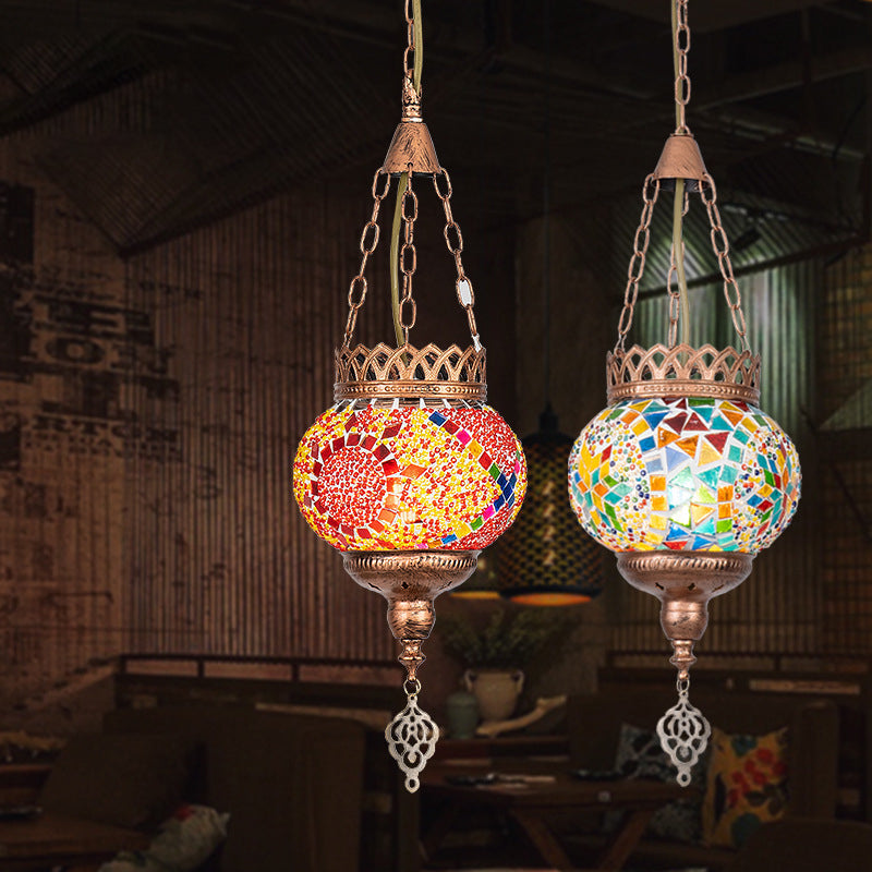Lampe suspendue à 1 lumière avec abat-jour en verre teinté et cadre en fer bohème contemporain pour salon 