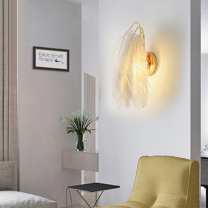Zeitgenössische kreative Straußenfeder Design 1-Licht Wandleuchte Lampe für Wohnzimmer 