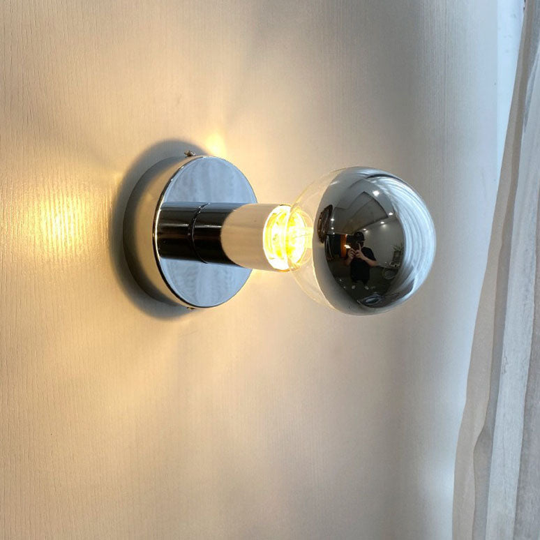 Moderner minimalistischer elektroplattierter Eisenkugel-Glas-1-Licht-Wandleuchter 
