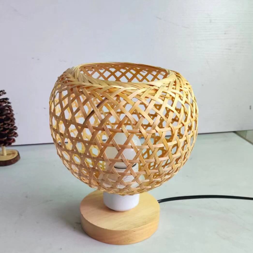 Traditionelle chinesische Bambusweberei Holzkäfigform 1-Licht Tischlampe für das Studium 