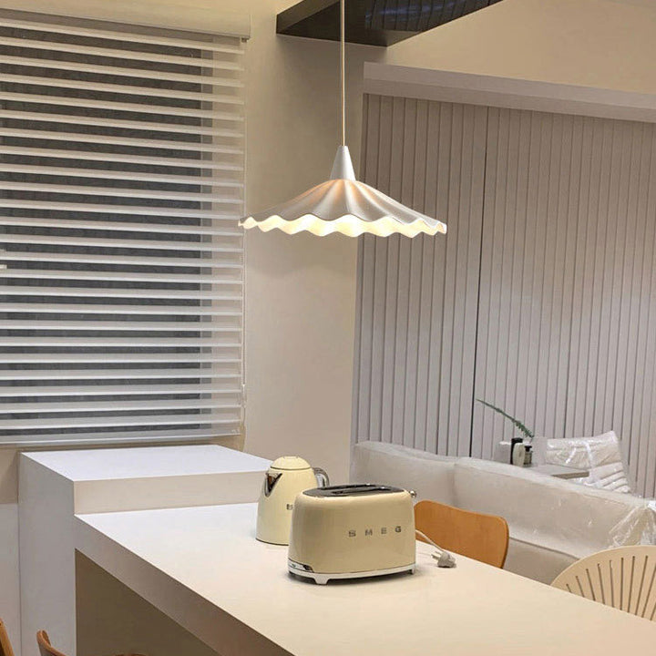 Moderne minimalistische runde plissierte Keramik 1-Licht Pendelleuchte für Wohnzimmer 