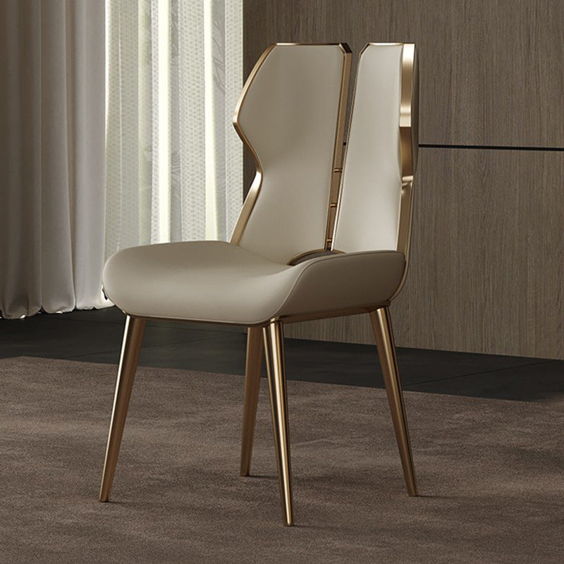 Chaise de salle à manger carrée en cuir microfibre de luxe moderne avec dossier en acier inoxydable et éponge pour salle à manger 