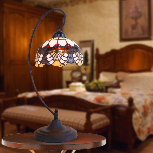 Traditionelle Tiffany Eisenglas Blumen Wellhorn 1-Licht Tischlampe für Arbeitszimmer 