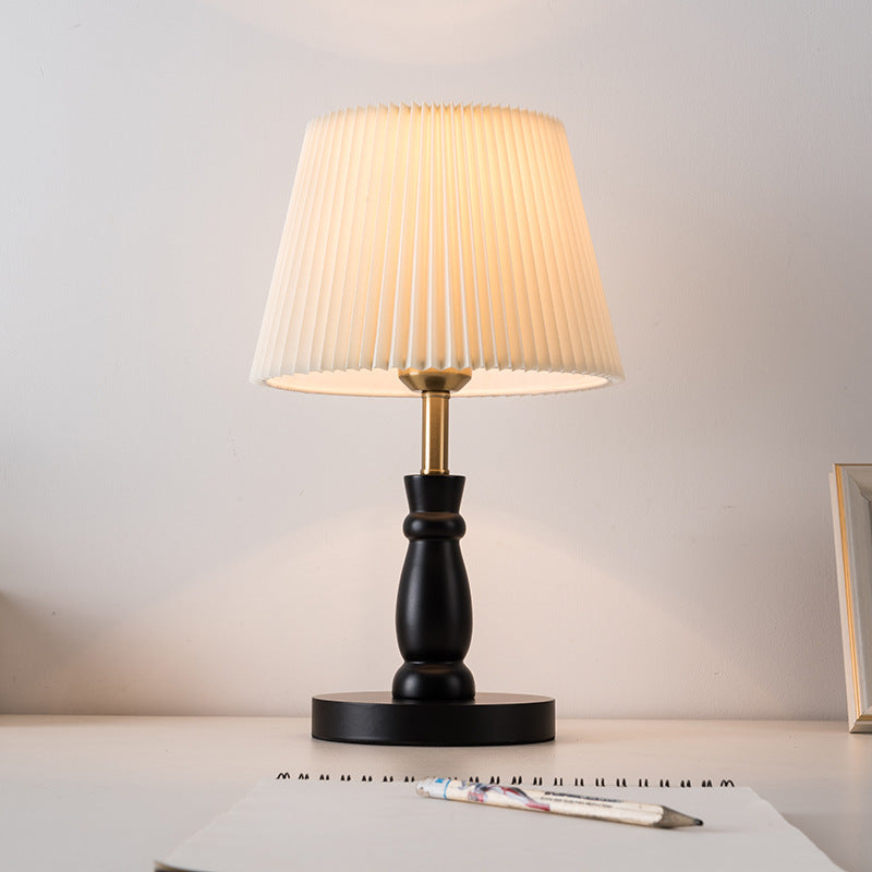 Zeitgenössische Vintage gestreifte Klapp Lampenschirm Metall Massivholz Stoff 1-Licht Tischlampe für Schlafzimmer 