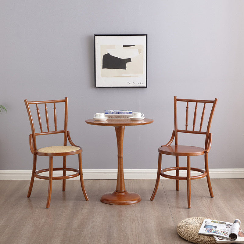 Traditionelle runde Vintage-Esszimmerstuhl-Rückenlehne aus zylindrischem Lindenholz mit Rattan-Optik für das Wohnzimmer 