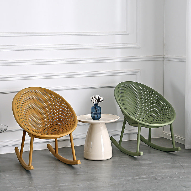 Chaise ovale créative contemporaine en plastique PP avec dossier et accoudoirs pour salon 
