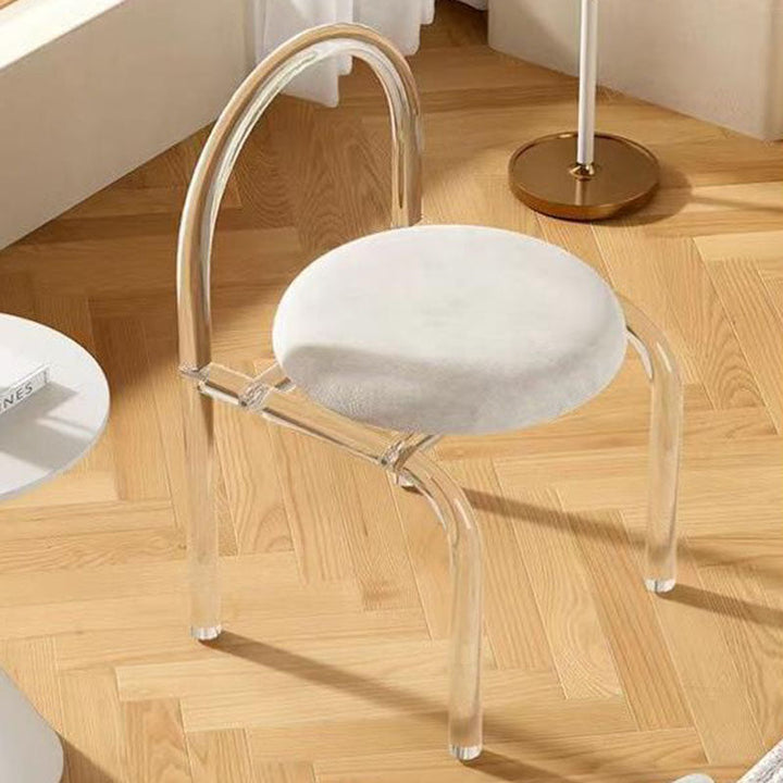Taburete de tocador de lujo moderno con respaldo de terciopelo acrílico transparente con marco arqueado para dormitorio 