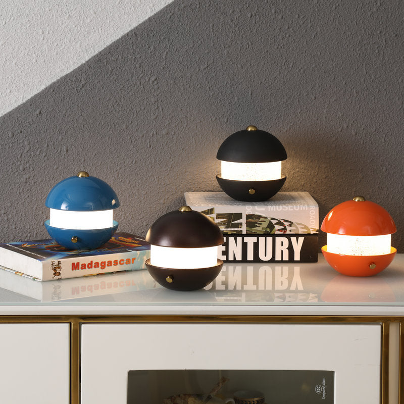 Moderne kreative einfache runde LED-Tischlampe aus Metall 