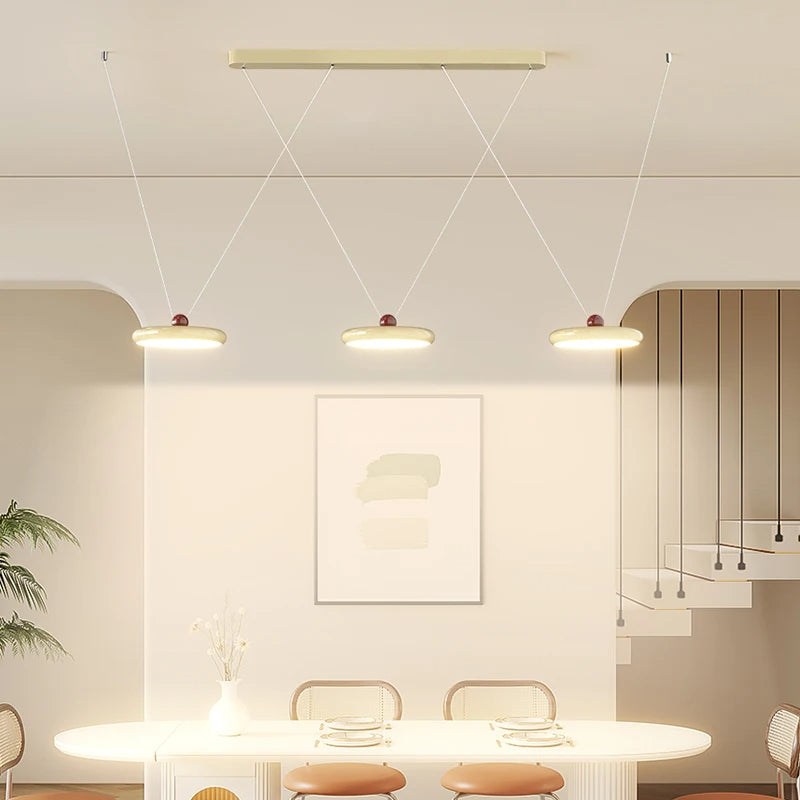 ثريا حديثة من الحديد الإسكندنافي مع أضواء LED أكريليك لجزر غرفة الطعام 