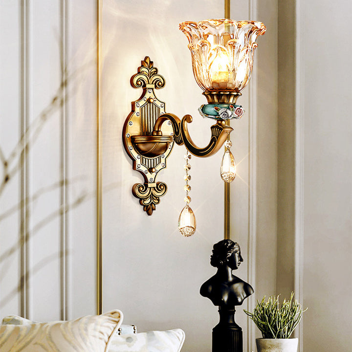Traditionelle europäische Blumen-Zinklegierung-Harz-Kristallglas-1-Licht-Wandleuchterlampe für den Flur 