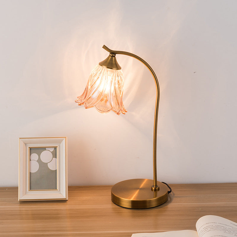 Lampe de table moderne Art Déco ronde en forme de fleur en métal et verre à 1 lumière pour chambre à coucher 