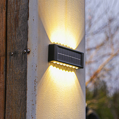 مصباح حائط LED مستطيل مقاوم للماء من ABS PVC بتصميم بسيط عصري للطاقة الشمسية للفناء الخارجي 