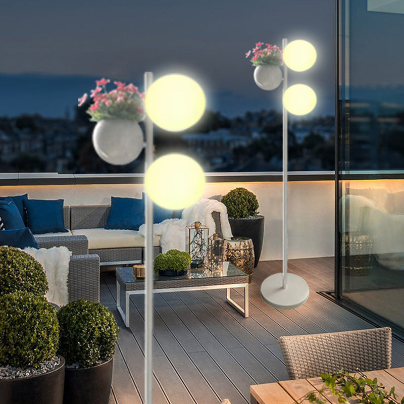 Lampe de sol contemporaine créative en forme de globe PE avec abat-jour LED étanche pour décoration de pot de fleurs pour patio extérieur 