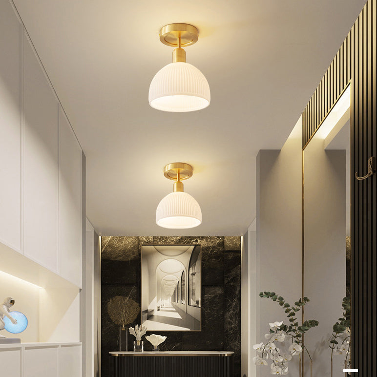 Lumière de plafond semi-encastrée moderne en laiton antique avec cadre rond en verre nervuré à 1 lumière pour salle à manger 