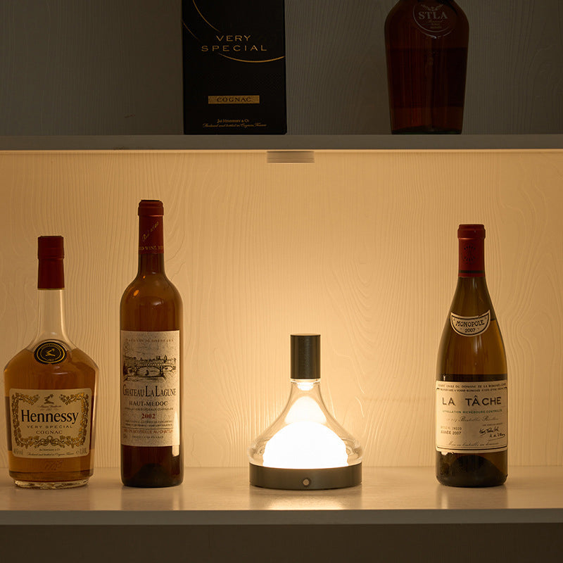 Moderne minimalistische Weinflasche Aluminium LED Tischlampe für Wohnzimmer 