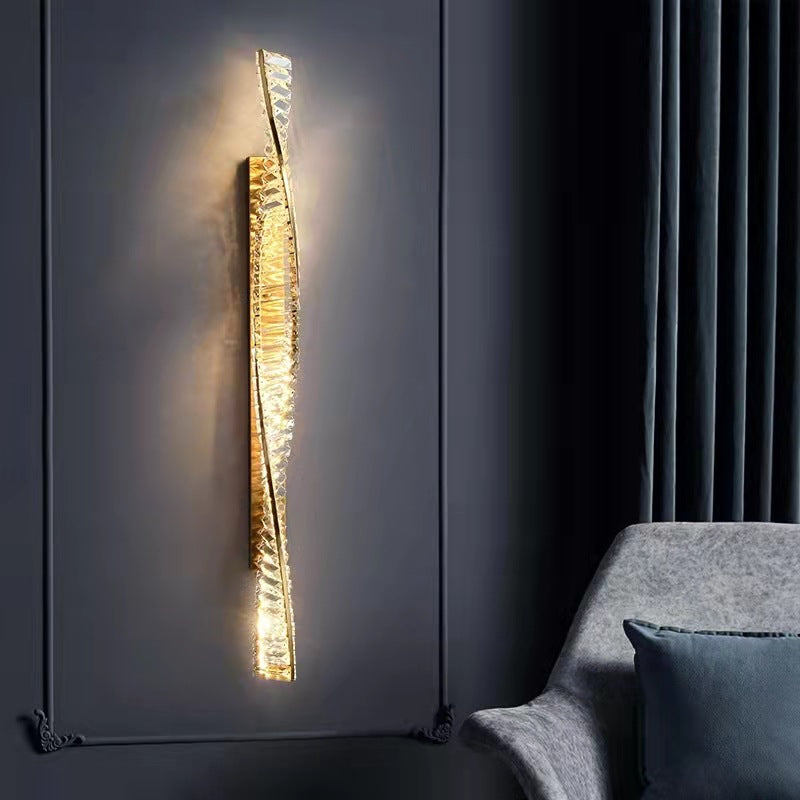 مصباح حائط LED من الكريستال والحديد بتصميم موجة شريطية طويلة فاخرة حديثة لغرفة النوم 