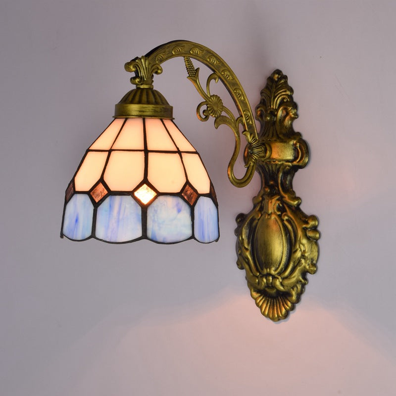 Traditionelle 1-flammige Tiffany-Wandleuchte aus Eisen mit Buntglas, Kristall und Blumenmotiv für das Wohnzimmer 