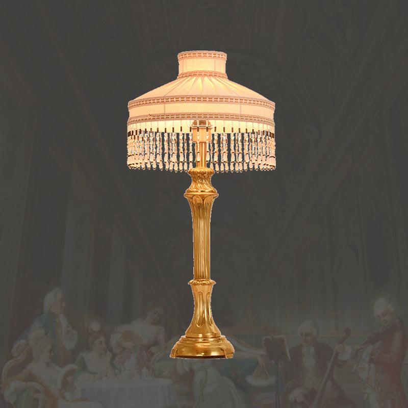Zeitgenössische Luxus-Tischlampe aus Stoff mit rundem Schirm und Messingsockel, 1 Licht, für das Home Office 