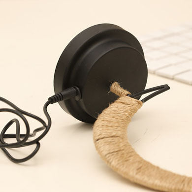 Moderne dekorative Mondkugel Sterne Eisen Kunststoff Rattan Batterie USB Tischlampe 
