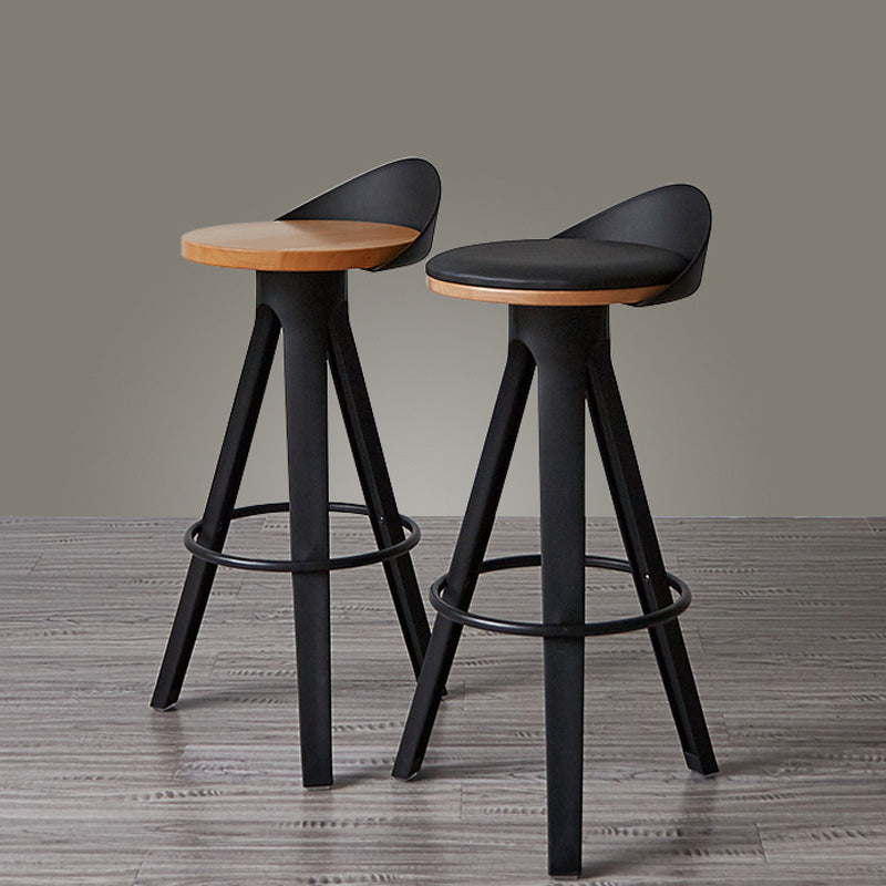 Tabouret de bar rond en plastique minimaliste moderne avec trois pieds hauts pour salle à manger 