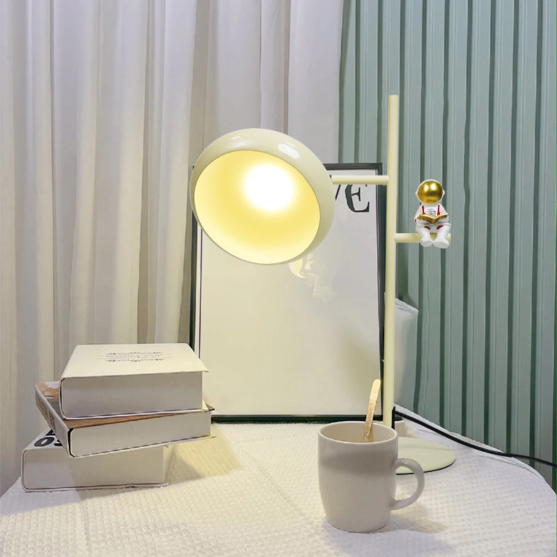Moderne minimalistische cremefarbene runde Tischlampe aus Eisen mit 1 Licht für Schlafzimmer 