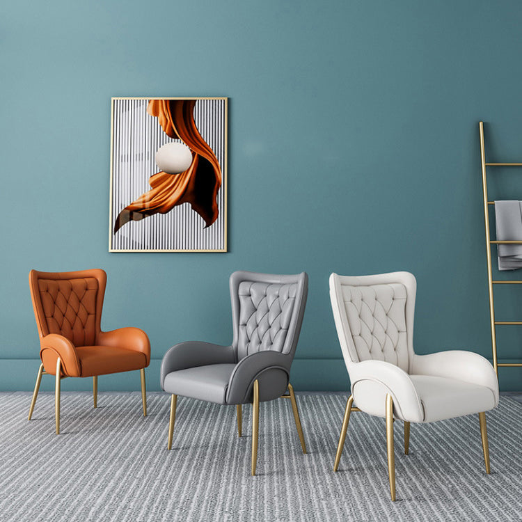 Moderna silla de comedor de lujo cuadrada curva de PU cuero terciopelo hierro con respaldo y brazo para comedor 