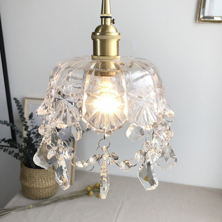Luminaire suspendu contemporain nordique rond en laiton sculpté avec verre et cristal à 1 lumière pour salon 