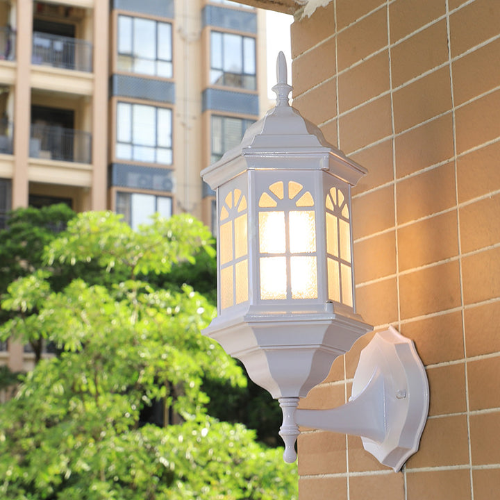 Traditionelle europäische Aluminiumlegierung Schloss Design Glas 1-Licht wasserdichte Wandleuchte Lampe für Außenterrasse 