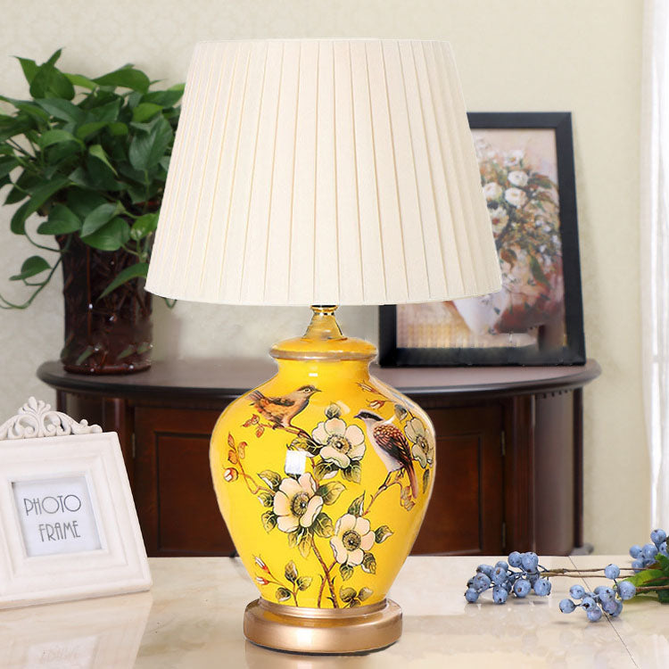 Traditional Chinese Bird Vase Base Ceramic Fabric 1-Light Table Lamp For Living Room