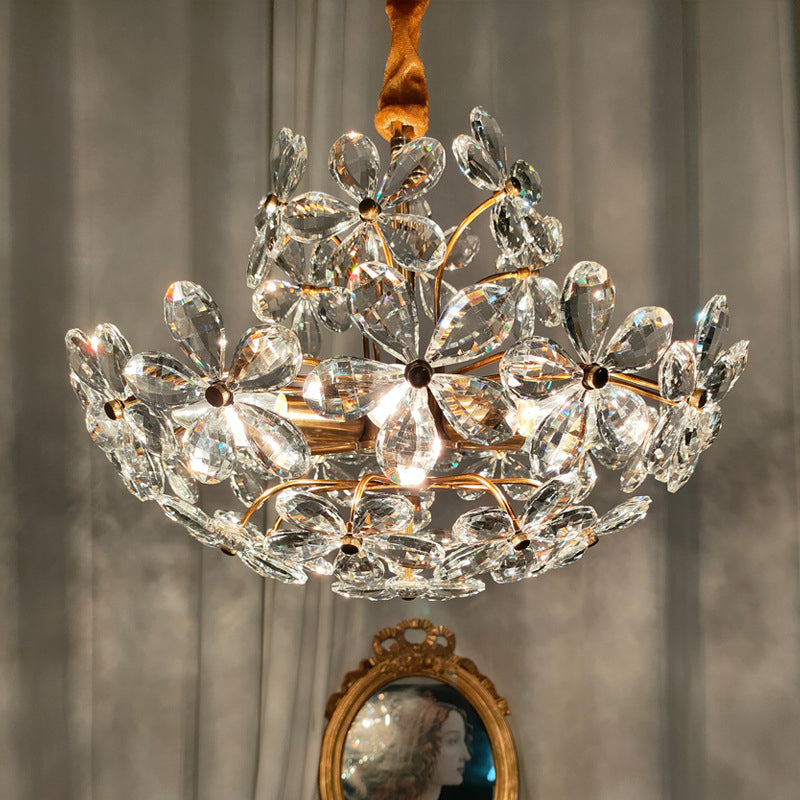 Lustres traditionnels français en cuivre et fer avec fleurs en cristal hémisphériques à 6/8 lumières pour chambre 