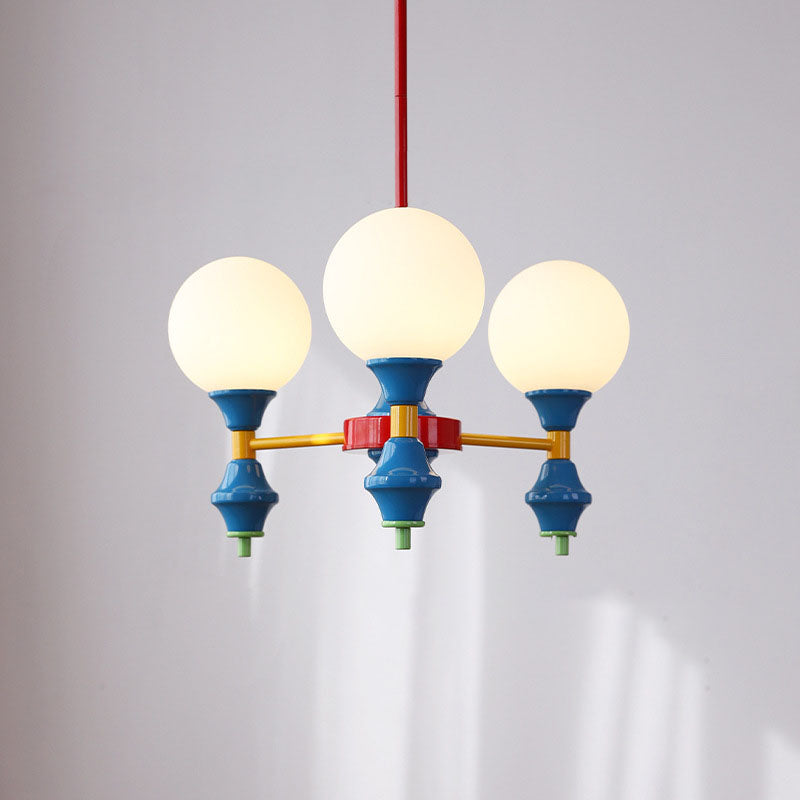 Zeitgenössischer nordischer Kronleuchter mit Eisenrahmen und Glaskugelschirm, 3/5 Lichter, für Wohnzimmer 
