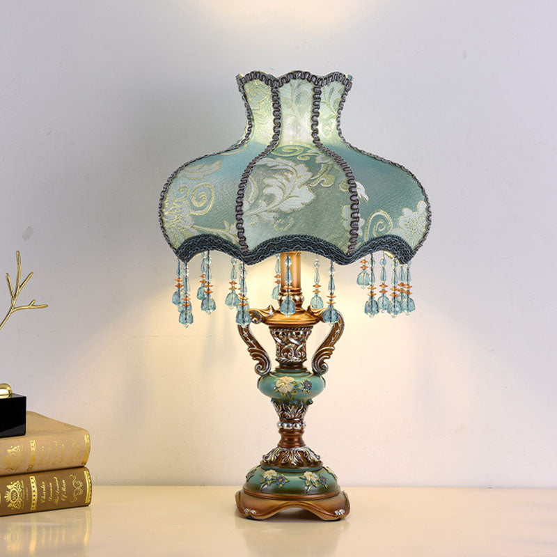 Traditionelle europäische blaue Stoffquaste Harz 1-Licht Tischlampe für Schlafzimmer 