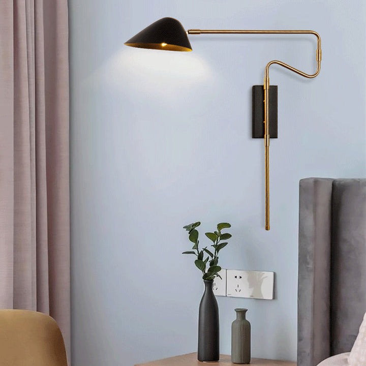 Applique murale à 1 lumière avec abat-jour conique en fer nordique contemporain et bras oscillant à longue tige pour salon 