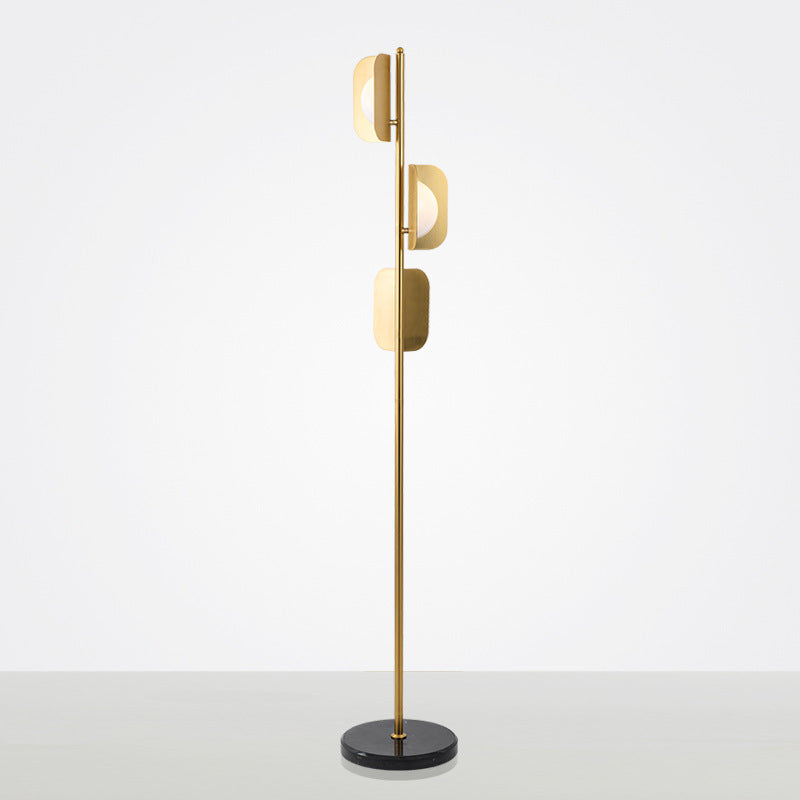 Zeitgenössische, schlichte, klappbare, quadratische Stehlampe mit 3 Lichtern und Metall-Marmorsockel für das Home Office 