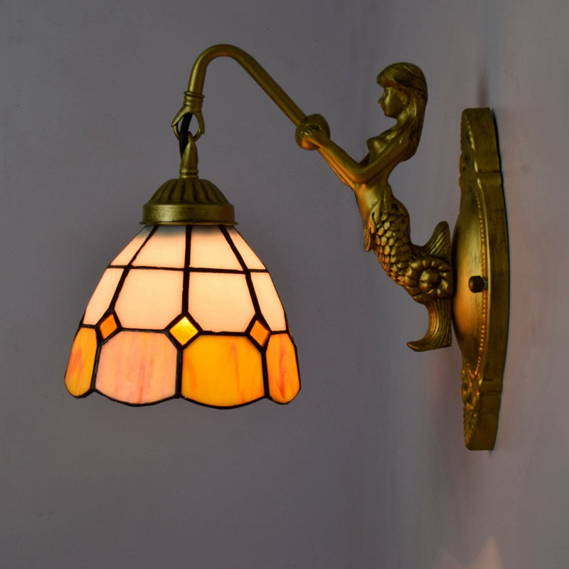 Traditionelle 1-flammige Tiffany-Wandleuchte aus Kunstharz, Eisen und Glas im Meerjungfrauen-Design für das Wohnzimmer 