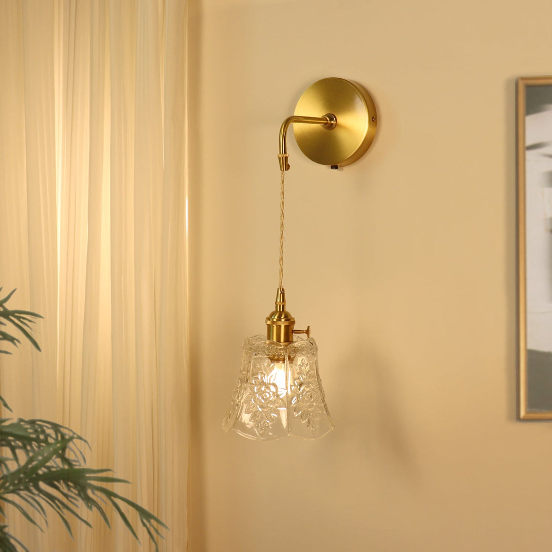 Applique murale traditionnelle française en laiton sculpté avec verre à 1 lumière pour chambre 