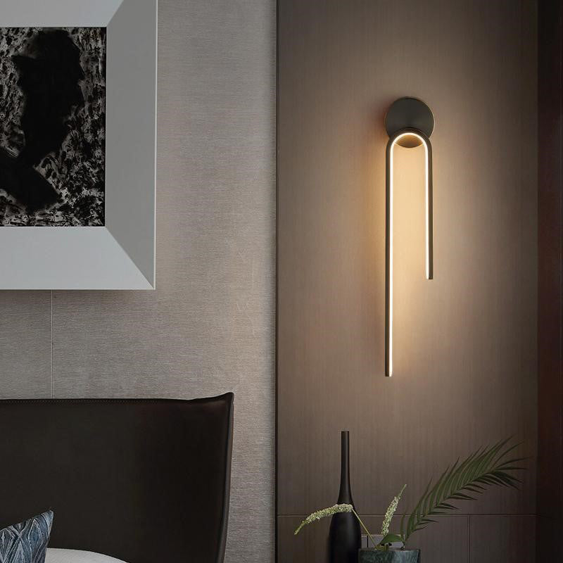 مصباح حائط LED عصري بحد أدنى من النحاس والألمنيوم مع خطاف دائري لغرفة النوم 