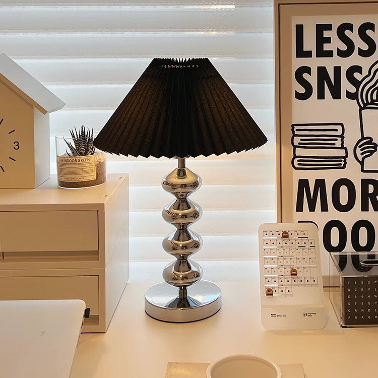 Lámpara de Mesa Moderna de Lujo Ligero Simple con Pliegues de Hierro Forjado de 1 Luz 