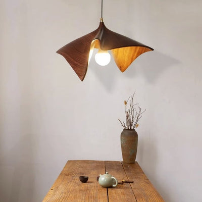 Traditionelle japanische Harz unregelmäßige Blattform 1-Licht Pendelleuchte für Wohnzimmer 
