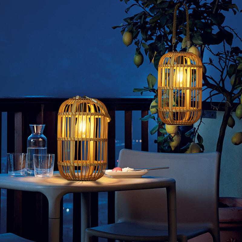 Traditionelle Vintage Rattan Weberei Käfig LED Solar Wasserdichte Außenleuchte für Außenbereich Terrasse 