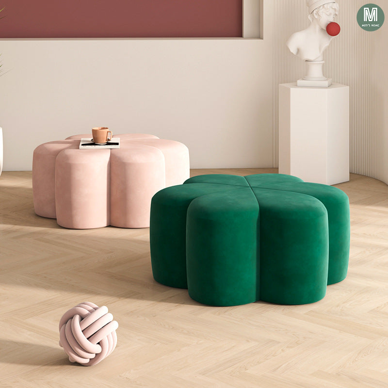 Tabouret en velours en forme de fleur de prunier nordique contemporain pour salon 