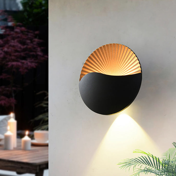 Applique murale extérieure moderne minimaliste étanche en aluminium avec LED et coque ronde pour jardin 