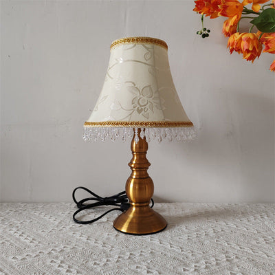 Traditionelle französische Stoff-Metall-Blumen-Zylinder-Fransenperle 1-flammige Tischlampe für Schlafzimmer 