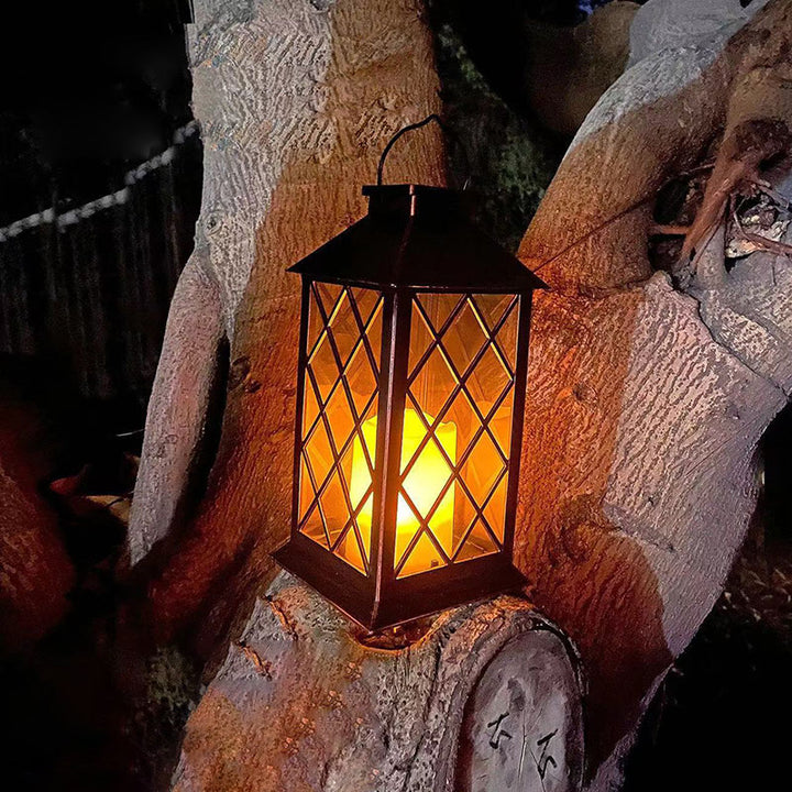 Luz exterior de jardín LED de hierro y vidrio solar cuadrangular tradicional vintage 