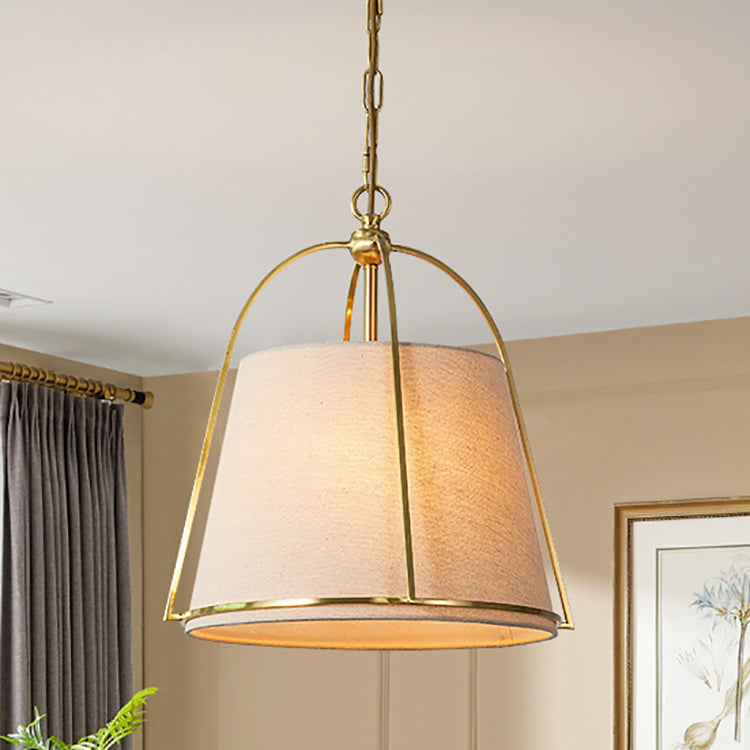 Moderne minimalistische Zylinder Kupfer Stoff 3-Licht Pendelleuchte für Schlafzimmer 