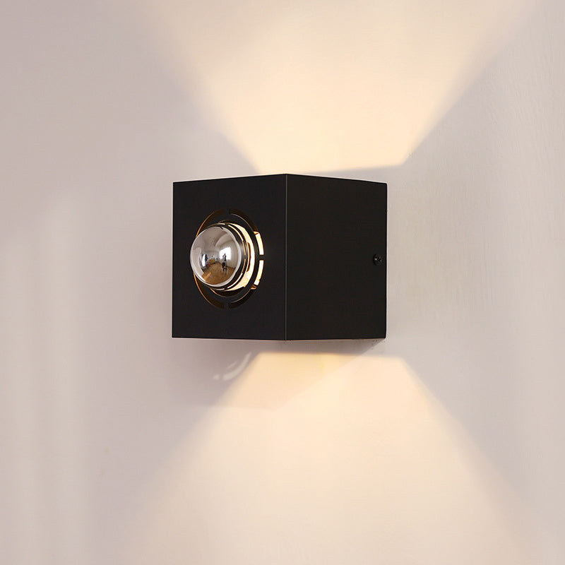 Applique murale moderne minimaliste carrée en fer à 1 lumière pour salon 